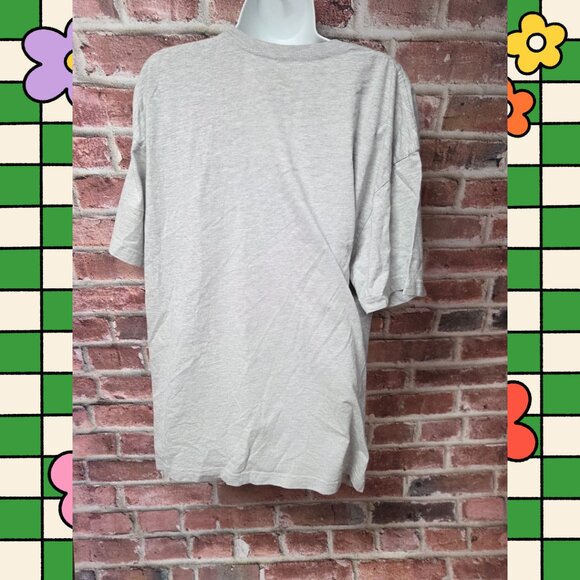 Cat in the Hat Tee 2XL | Universal Studios Gray Graphic Fandom Retro Streetwear - Picture 2 of 6